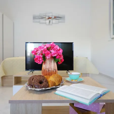 Luxury Golden Dreams *