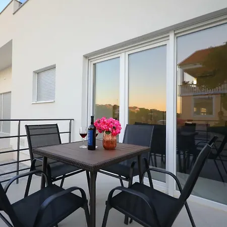 Luxury Golden Dreams *