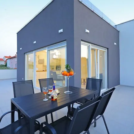 Luxury Golden Dreams *