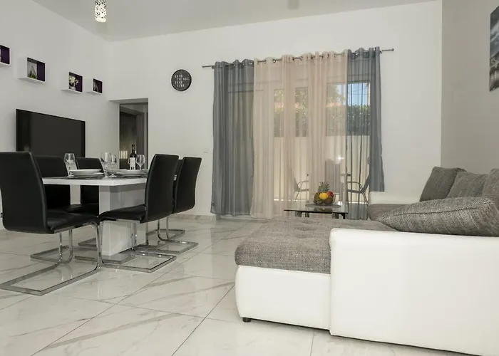 Luxury Golden Dreams *