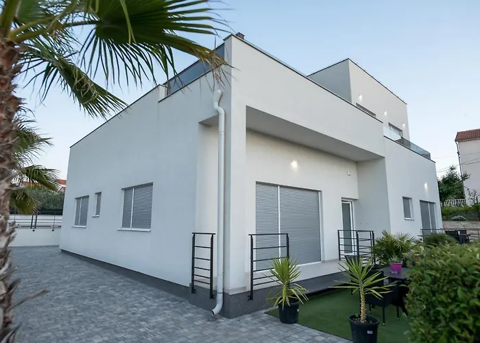 Luxury Golden Dreams ザダル