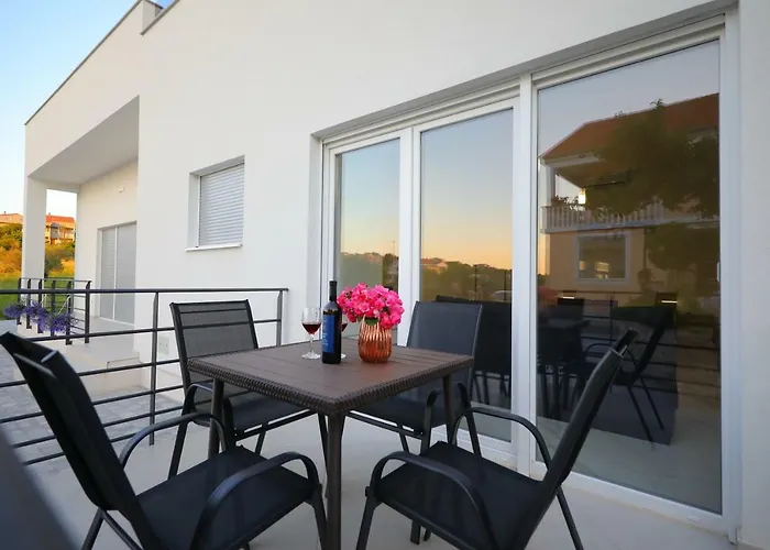 Luxury Golden Dreams *